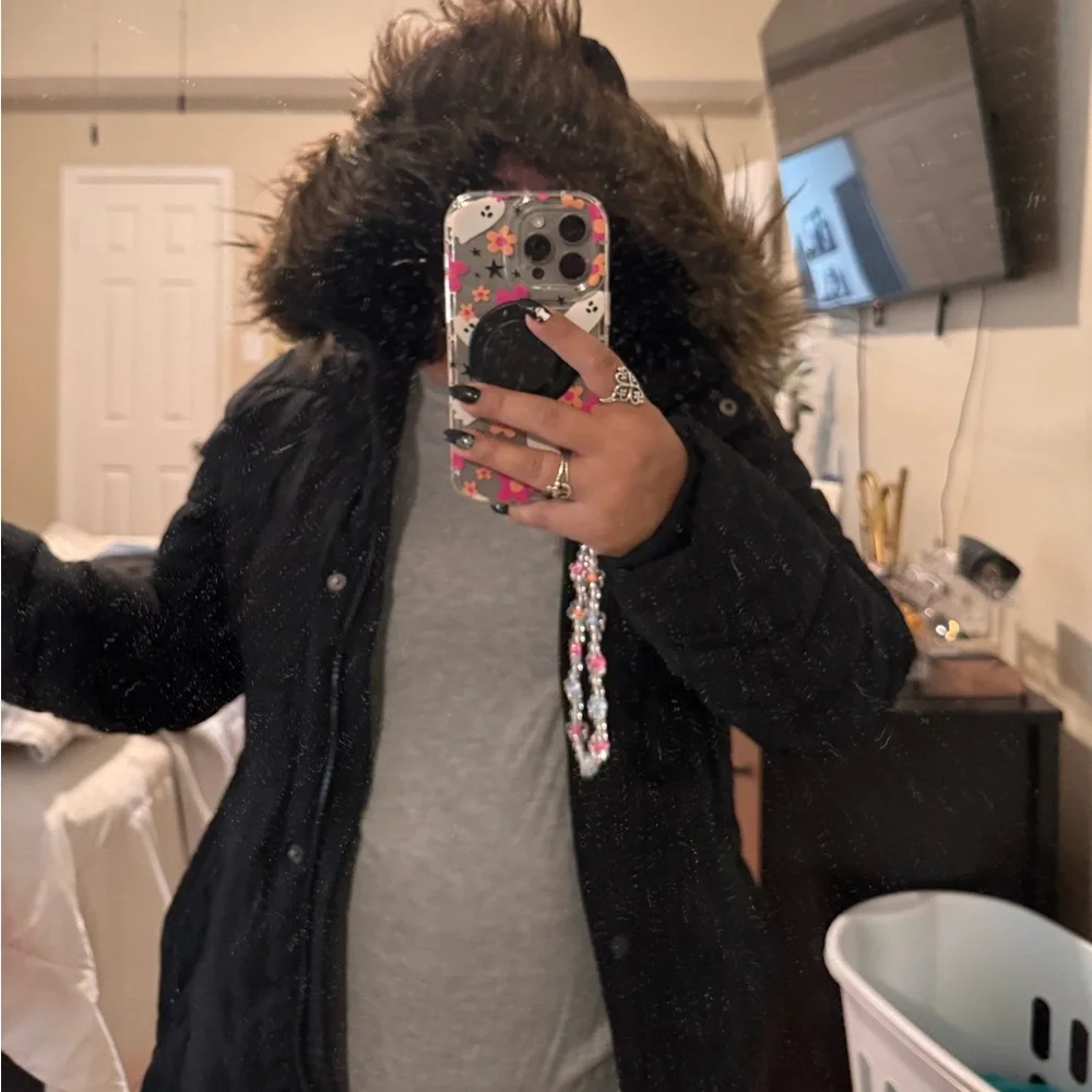 Black puffer jacket - Picture 2 of 6
